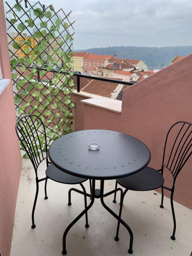 Apartment2 With Terrace And A View Near Amoreiras Lisbon Exterior photo